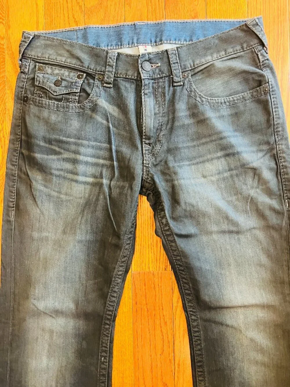 TRUE RELIGION JEANS RN#112790 CA#57414 SZ 36 X 32
